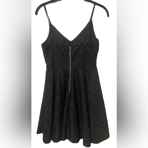 Lulu's Black Mini Dress Size Small Lined fit and flare, homecoming, formal - Picture 4 of 9